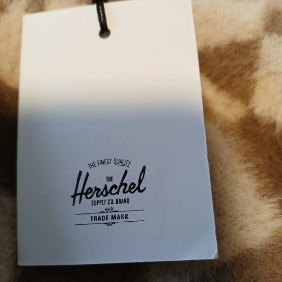 *Rare* Herschel Supply, Henderson Faux Mohair Bucket Hat - Picture 5 of 5